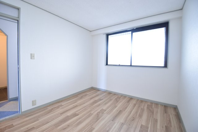 コボリマンション夙川老松台D棟の寝室