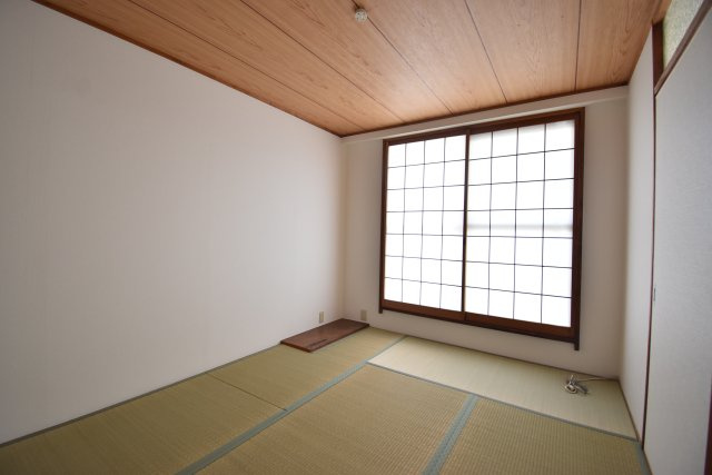 コボリマンション夙川老松台D棟の和室