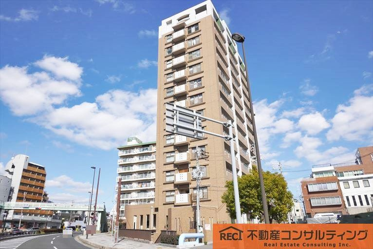 ワコーレベイフロント摩耶の外観