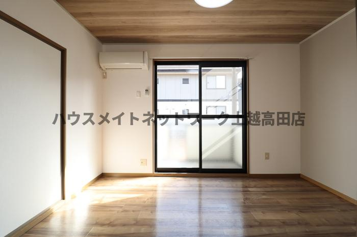 ロイヤルガーデン子安 Ｅの洋室|洋室6帖