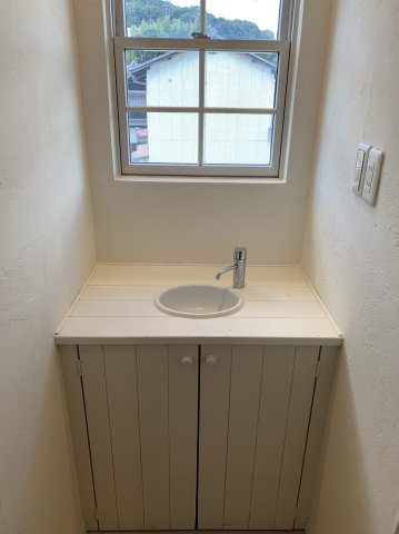 児島下の町3丁目　店舗の洗面所|2階