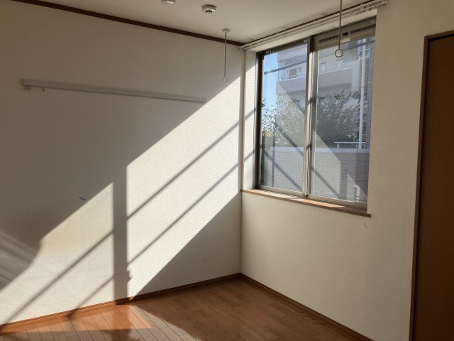 【居間・リビング】 | NTハウス | 自然光も入りやすく気持ちの良いお部屋です