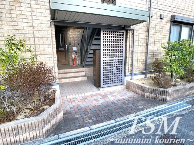 クレール山之上のエントランス