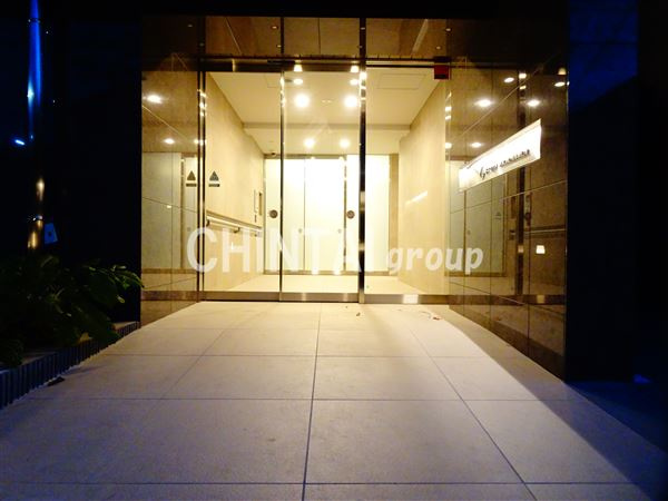 ブライズ中野南台のエントランス