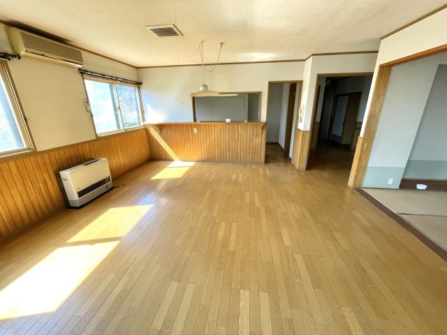 【居間・リビング】 | 東根市荷口　中古戸建て