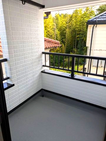 【バルコニー】