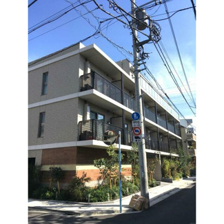 【外観】 | 鉄筋コンクリート造のがっちりとした建物。