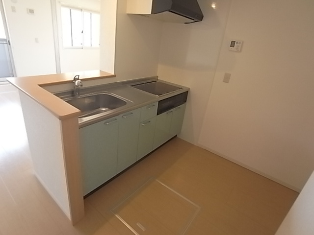 神戸市須磨区車字梨川のアパートのキッチン|システムキッチン（IH２口）