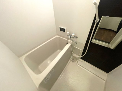 【浴室】 | クレオ千早参番館 | 別号室の写真になります。現況優先。