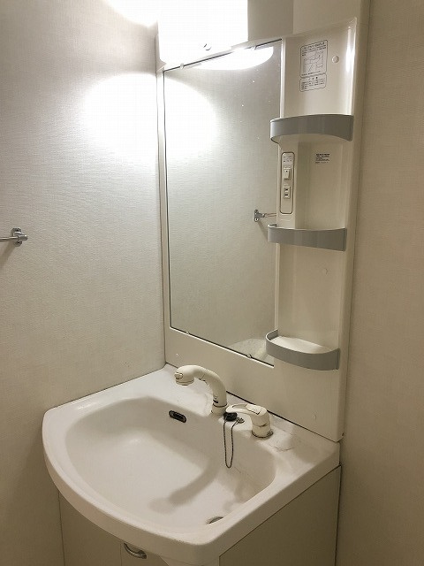 熊本市中央区本荘町の賃貸マンションの独立洗面台|※反転タイプ