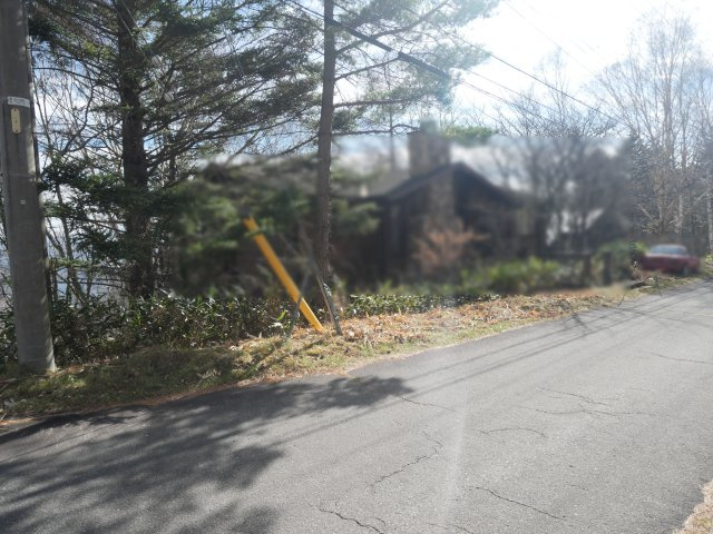 美しの国別荘地①の前面道路含む現地写真