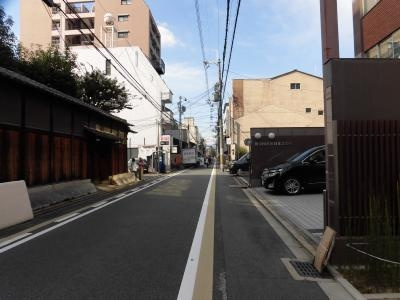 エステムコート御所南の周辺|前面道路