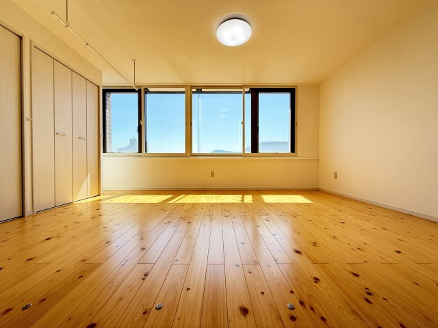 カゲヤマビルの洋室