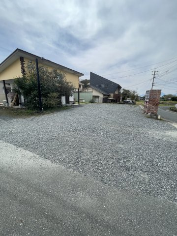 西照寺テナントの駐車場