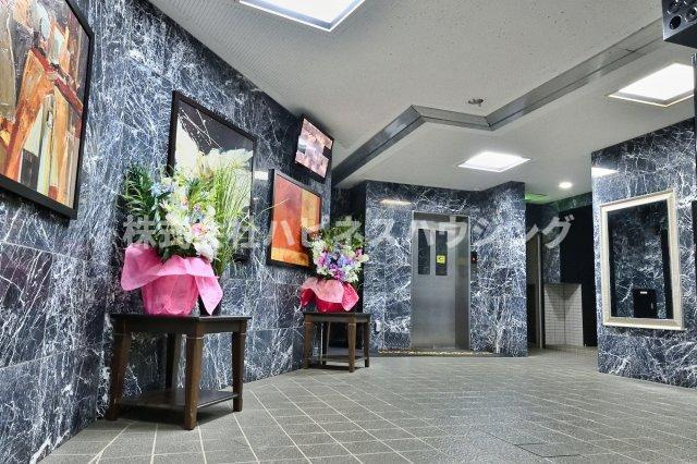 INSURANCE(インシュランス)BLDG.(ビルディング)ⅩⅢ(サーティーン)河原塚のその他|豪華な大理石張りのロビー