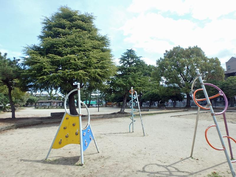 尼崎市富松町３丁目　土地の周辺|緑爽やかな車塚公園