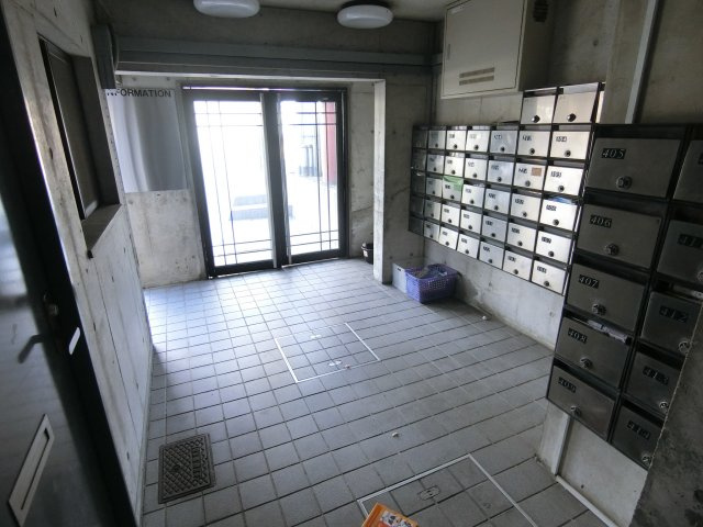 RX富田林のエントランス