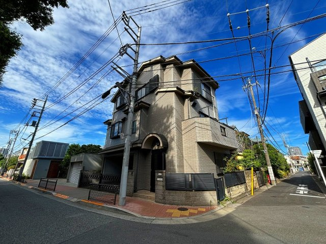 練馬区高松１丁目　戸建の前面道路含む現地写真