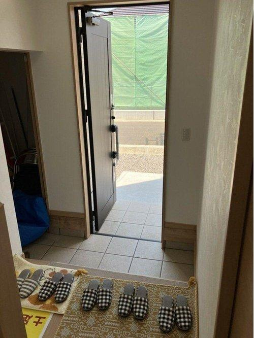 宇多津町長縄手の玄関|玄関