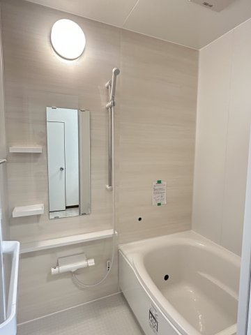 小林市細野の中古一戸建の浴室