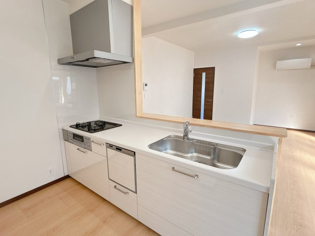 小林市細野の中古一戸建のキッチン