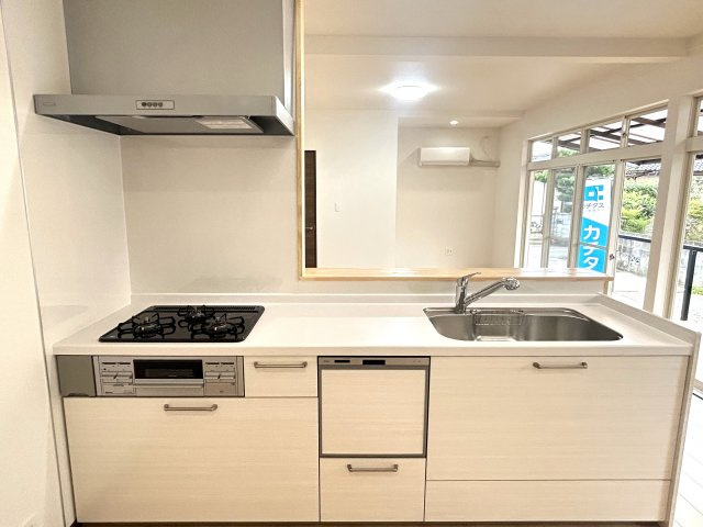 小林市細野の中古一戸建のキッチン