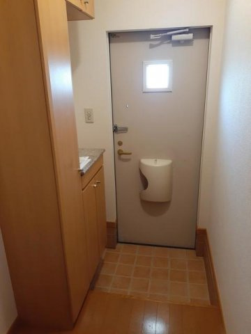 エルフィンの玄関|収納もある玄関です