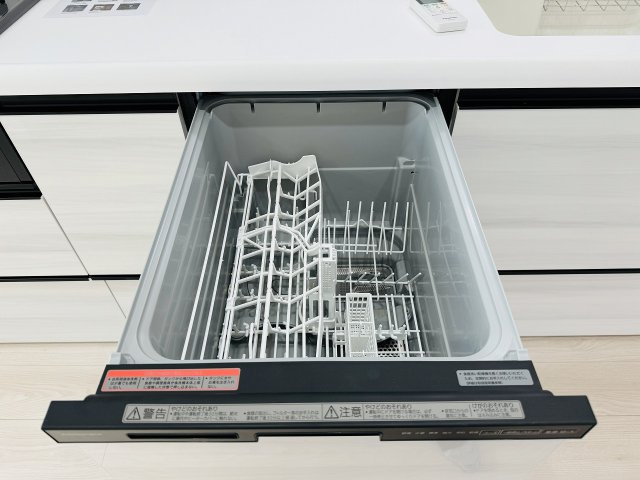 グリーンパーク西八王子のキッチン|～食洗機付き　ご飯を美味しく頂いた後の食器洗いはお任せ、家族でゆっくりとくつろげます～