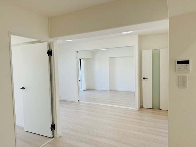 グリーンパーク西八王子の内装|～配膳のしやすい位置にダイニングを配置できます～