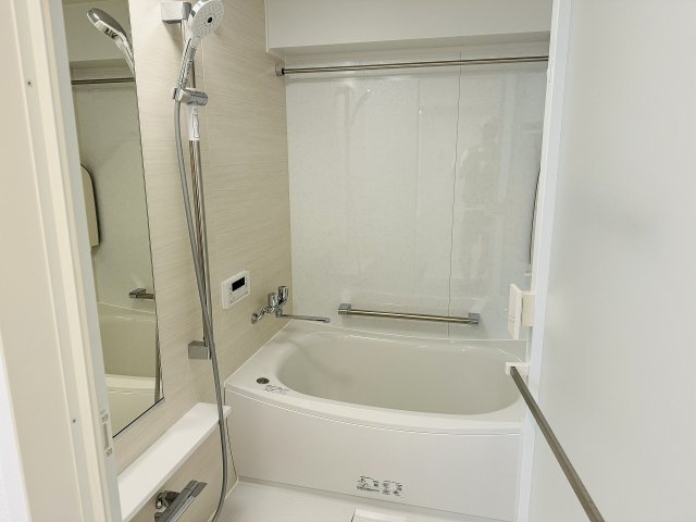 グリーンパーク西八王子の浴室|～新規交換したキレイなバスルーム（TOTO製）　気持ち良く湯船に浸かる事が出来ます～