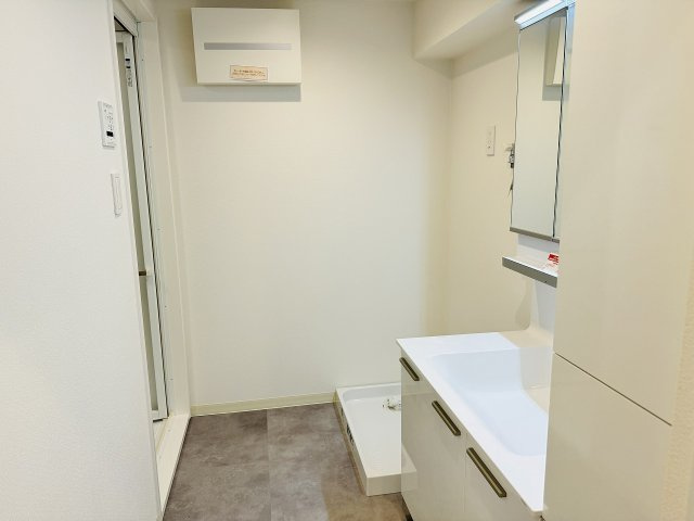 グリーンパーク西八王子の脱衣所|～ホワイトをメインカラーとした、清潔感のある脱衣所～