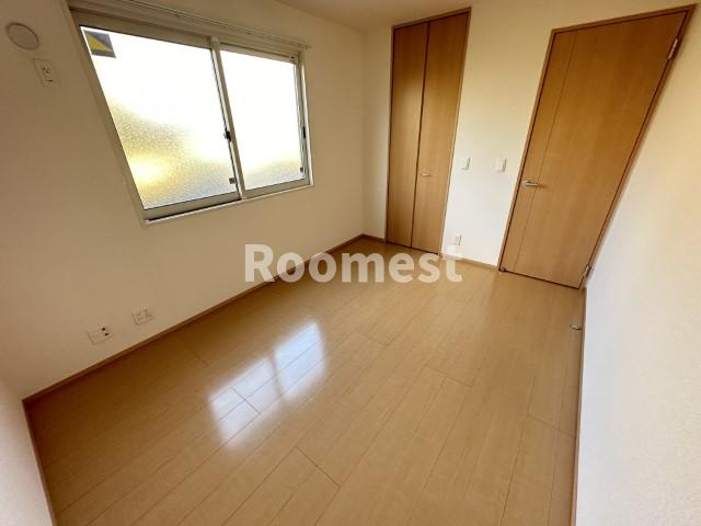 ディアコート北野の洋室|落ち着いた色調の洋室です