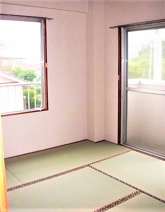 青梅市長淵４丁目の賃貸マンションの居間・リビング