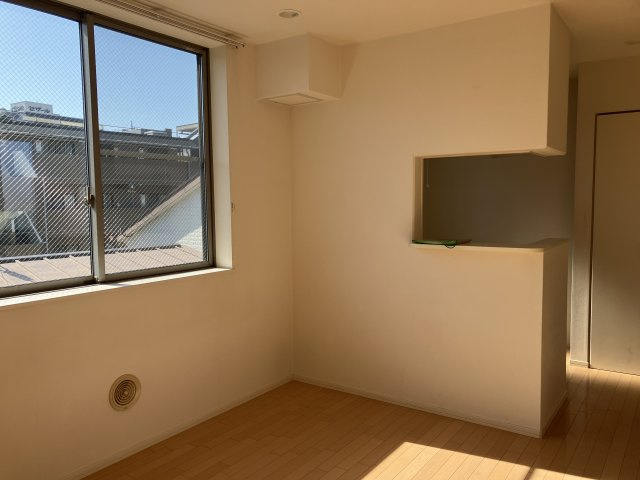 【居間・リビング】 | セレニティ南馬込 | カウンターキッチンからはお部屋が一望できますよ♪