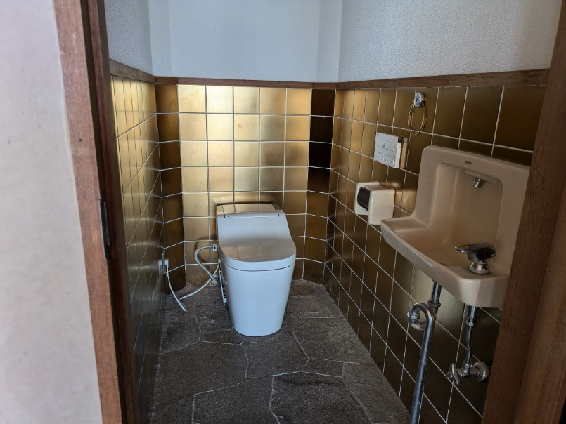 西宮市甲陽園山王町の中古一戸建のトイレ