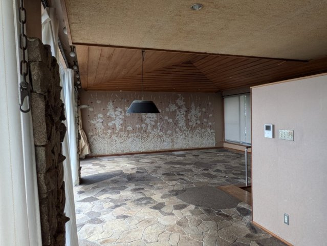 西宮市甲陽園山王町の中古一戸建の居間・リビング