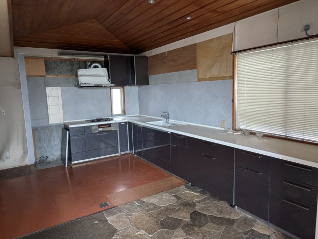 西宮市甲陽園山王町の中古一戸建のキッチン