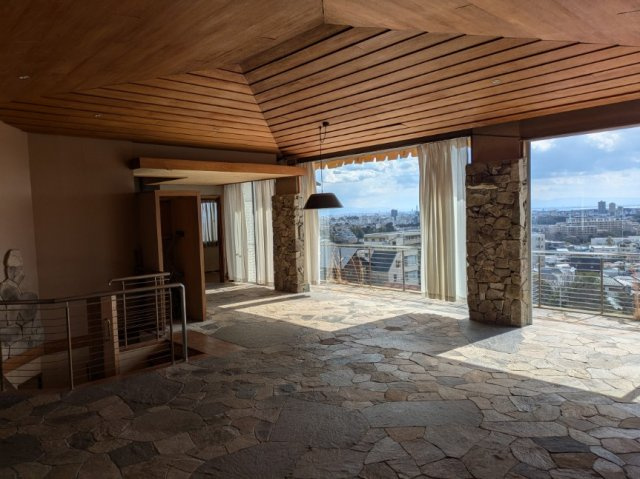 西宮市甲陽園山王町の中古一戸建の居間・リビング