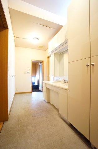 福井市上北野戸建ての独立洗面台