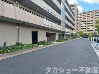 【外観】 | ガーデンプラザ新検見川16番館 | 落ち着いた雰囲気の外観です