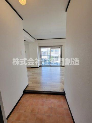 【玄関】 | シャンボール豊中 | きれいでゆったりした玄関ですね！ドアは安心のダブルロック！