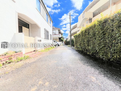 【前面道路含む現地写真】 | 国分寺市東恋ヶ窪3丁目　新築戸建　全1棟