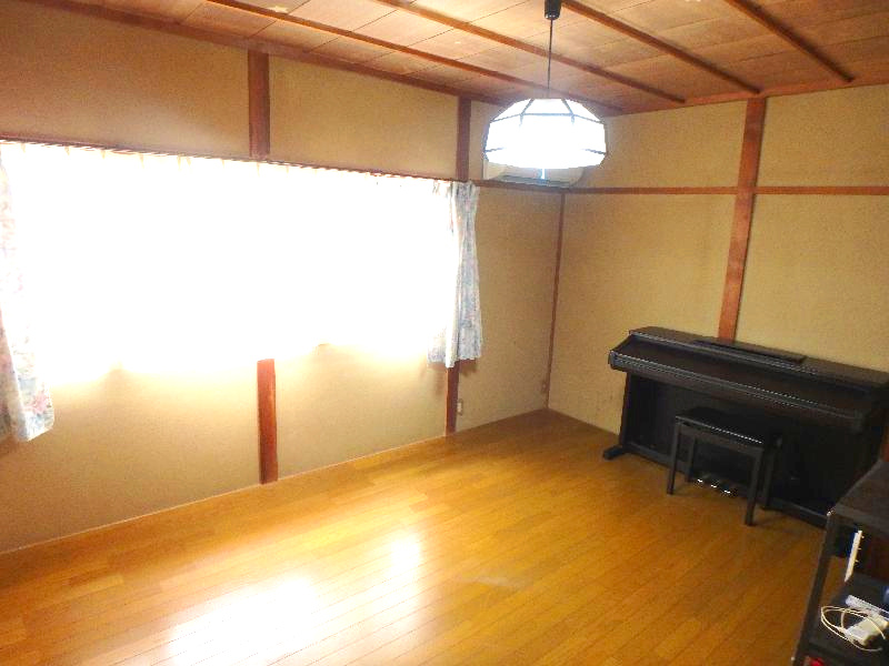 高丸４丁目一戸建の洋室|ゆったりした洋室です