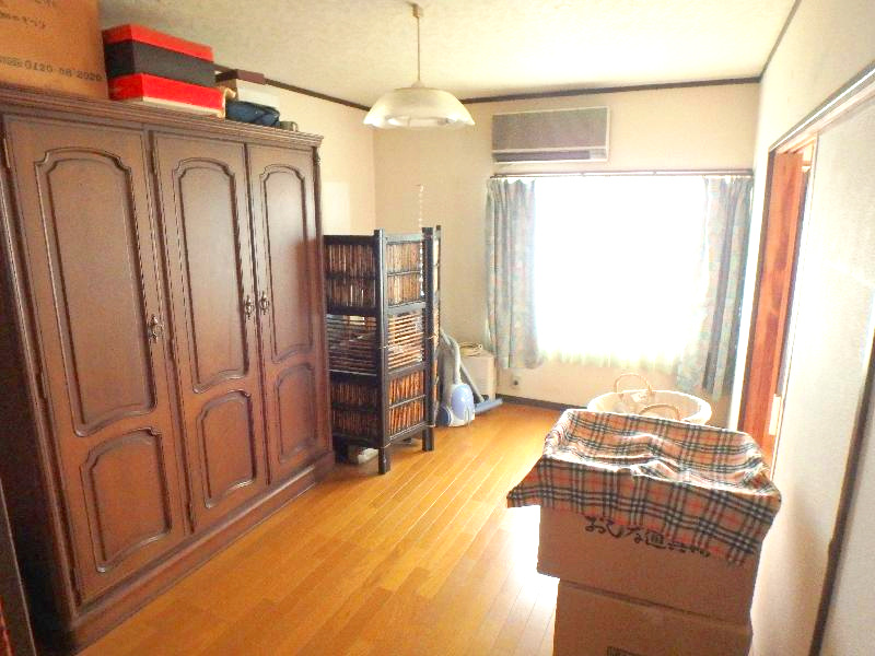 高丸４丁目一戸建の洋室|きれいな洋室です