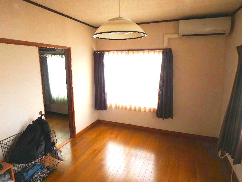 高丸４丁目一戸建の洋室|個人の部屋や寝室として使える洋室です