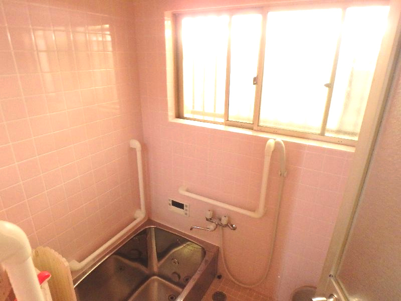 高丸４丁目一戸建の浴室|お風呂で日々の疲れを落としましょう