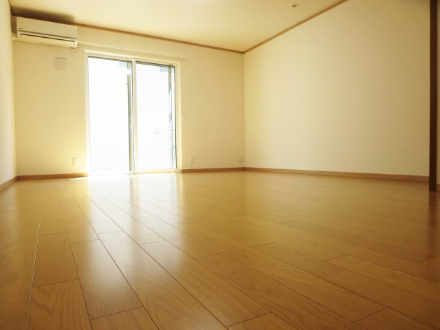 【居間・リビング】 | ヴェラカーサ花立C | 現況を優先いたします。