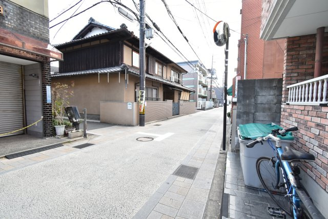 クレセンシャル神足の周辺