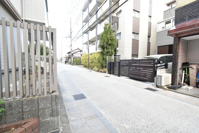 クレセンシャル神足の周辺