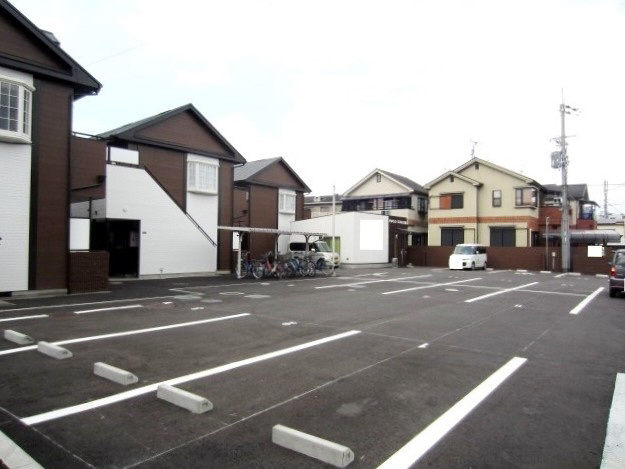 【駐車場】
